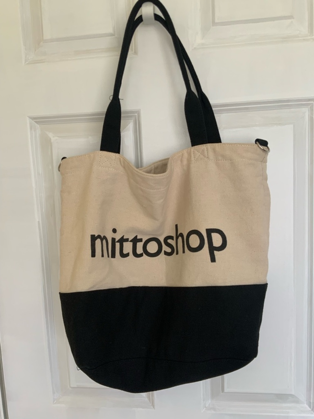 mittoshop Two-Tone Canvas Tote - Cream & Black